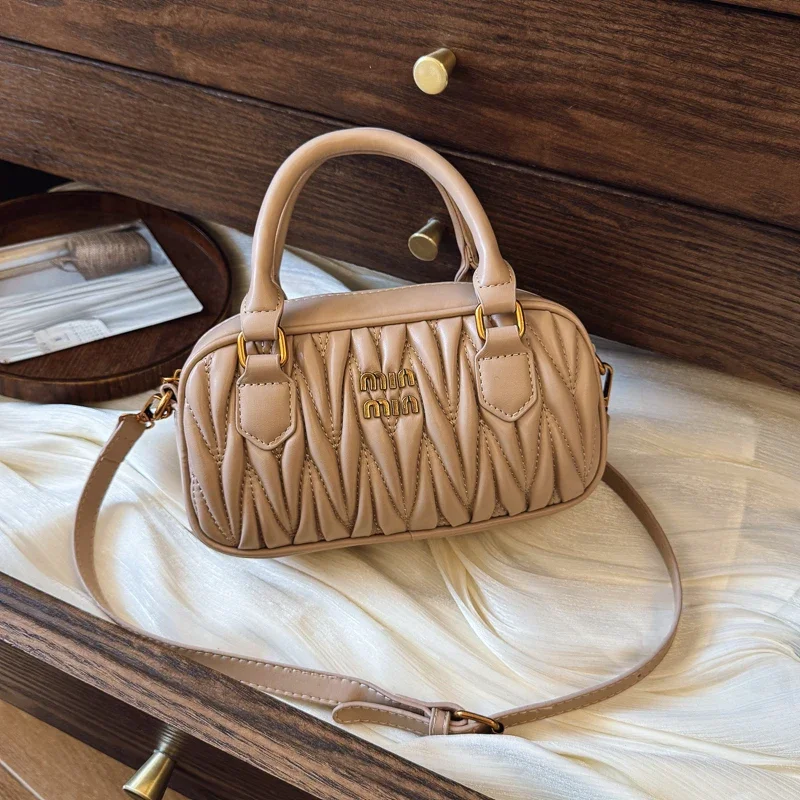 Luxury Lifestyle Fashion - Dames luxe high-end lederen elegante mode