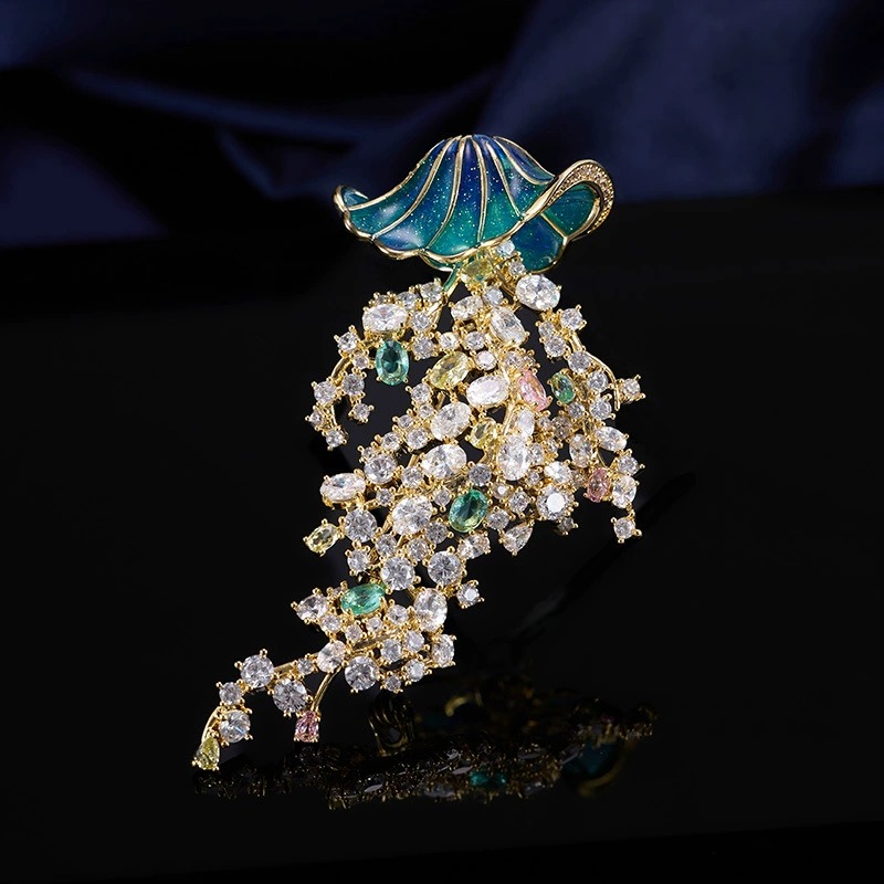 Luxury Lifestyle Fashion - Met zeeleven versierde zirkoon-kwallenbroche, hoogwaardige lichte